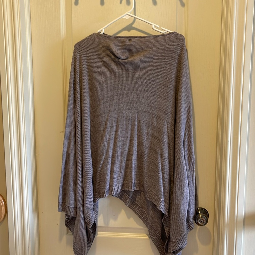 Lululemon shawl/poncho. EUC.